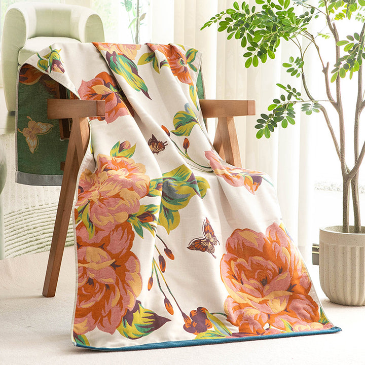 Unisex cuddly blanket with cute bear motif Bowlift