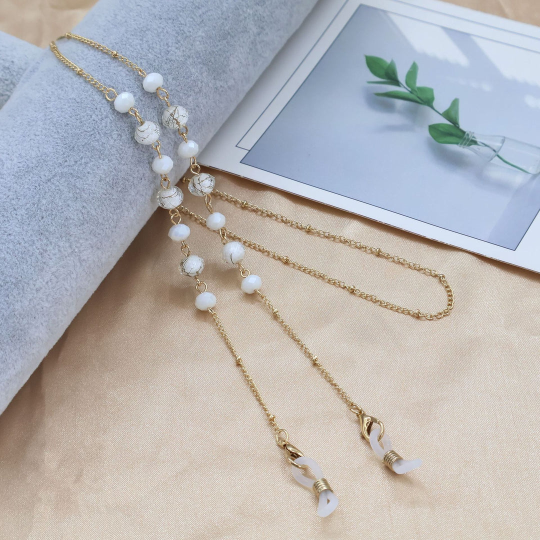 Fashionable Eyewear Chain Bowlift