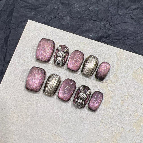 Glamorous Press-On Nail Art Set with Elegant Metallic Accents Bowlift