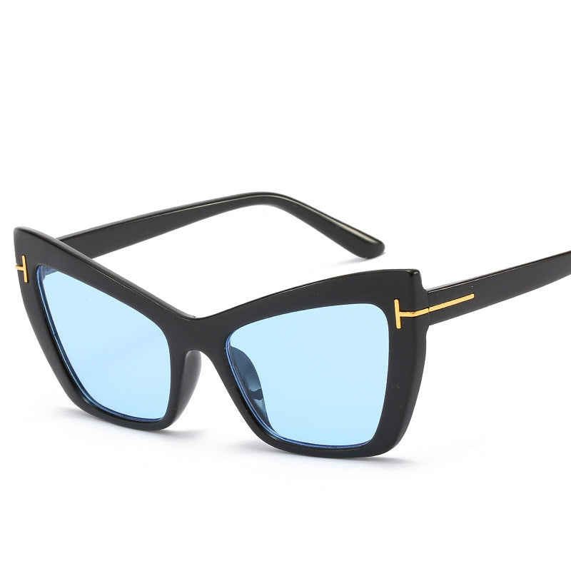 Cat-Eye Frame Sunglasses with Gradient Lenses Bowlift