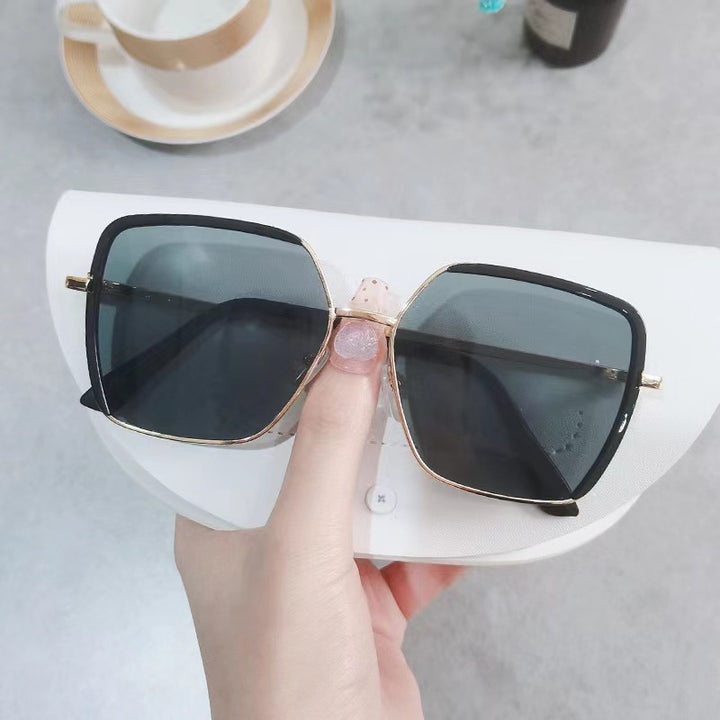Ladies stylish oversized sunglasses Bowlift