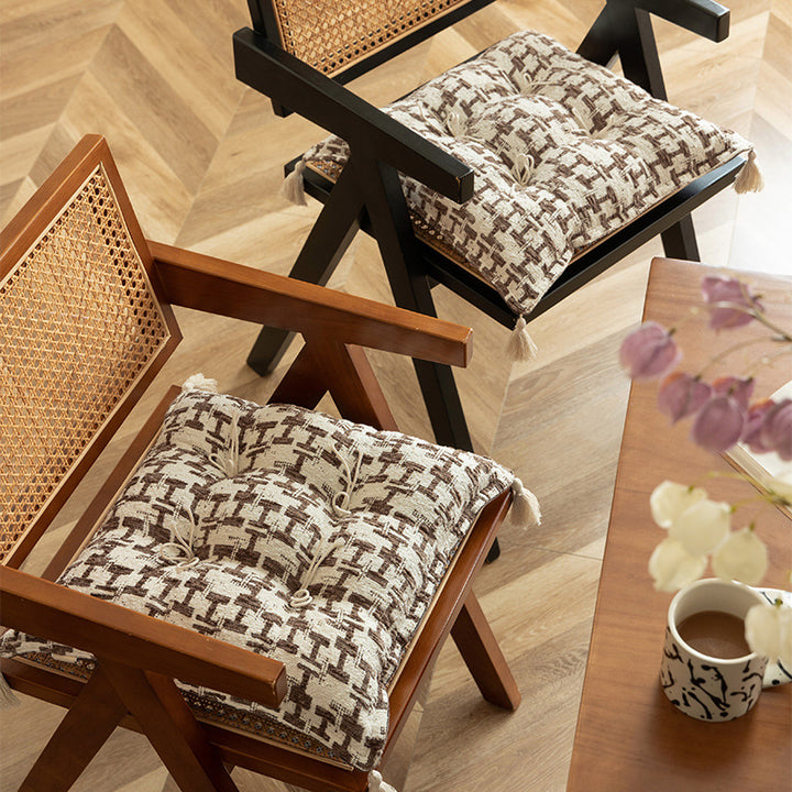 Decorative woven seat cushion with tufting and tassels Bowlift