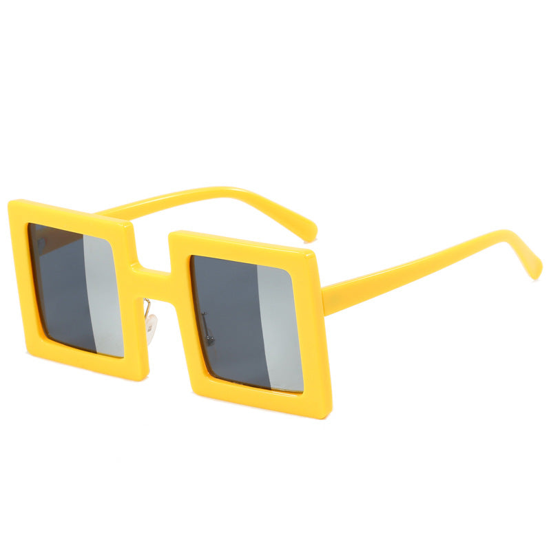 Women square sunglasses with modern design Bowlift