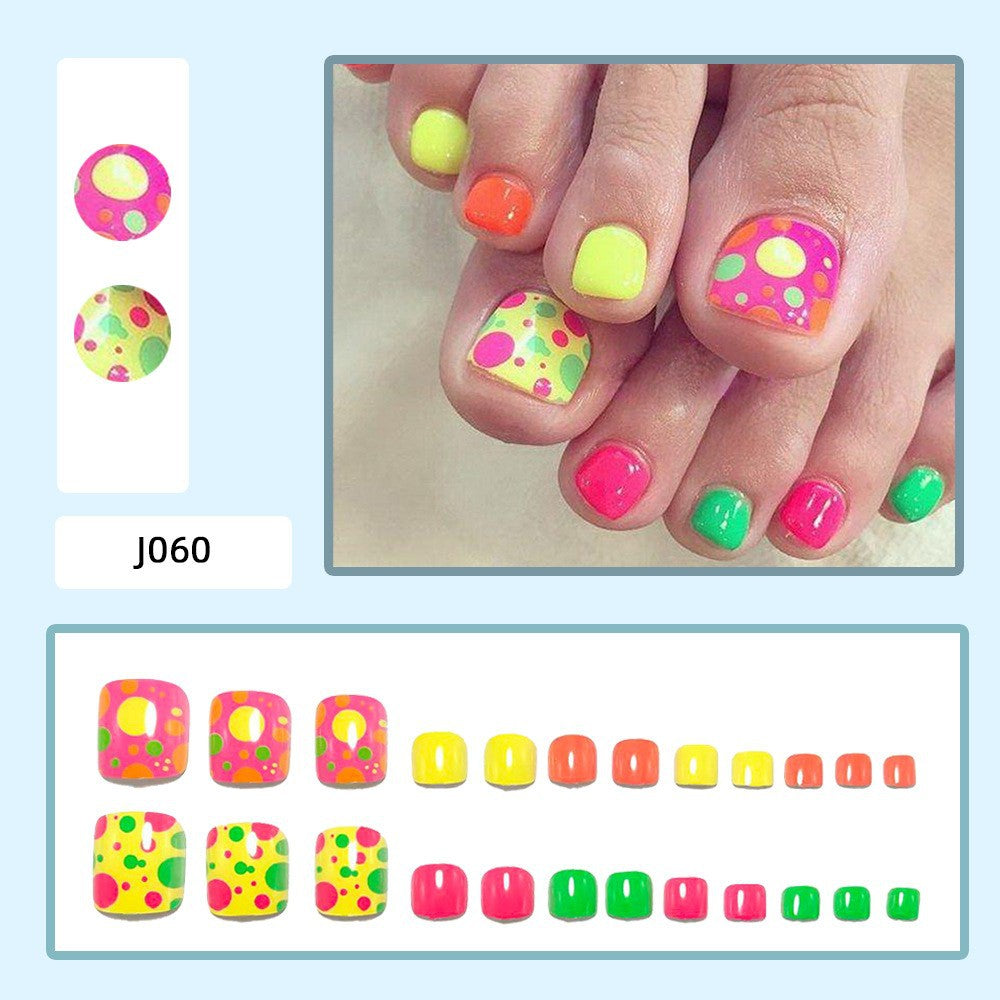 Artificial nails for elegant foot care Bowlift