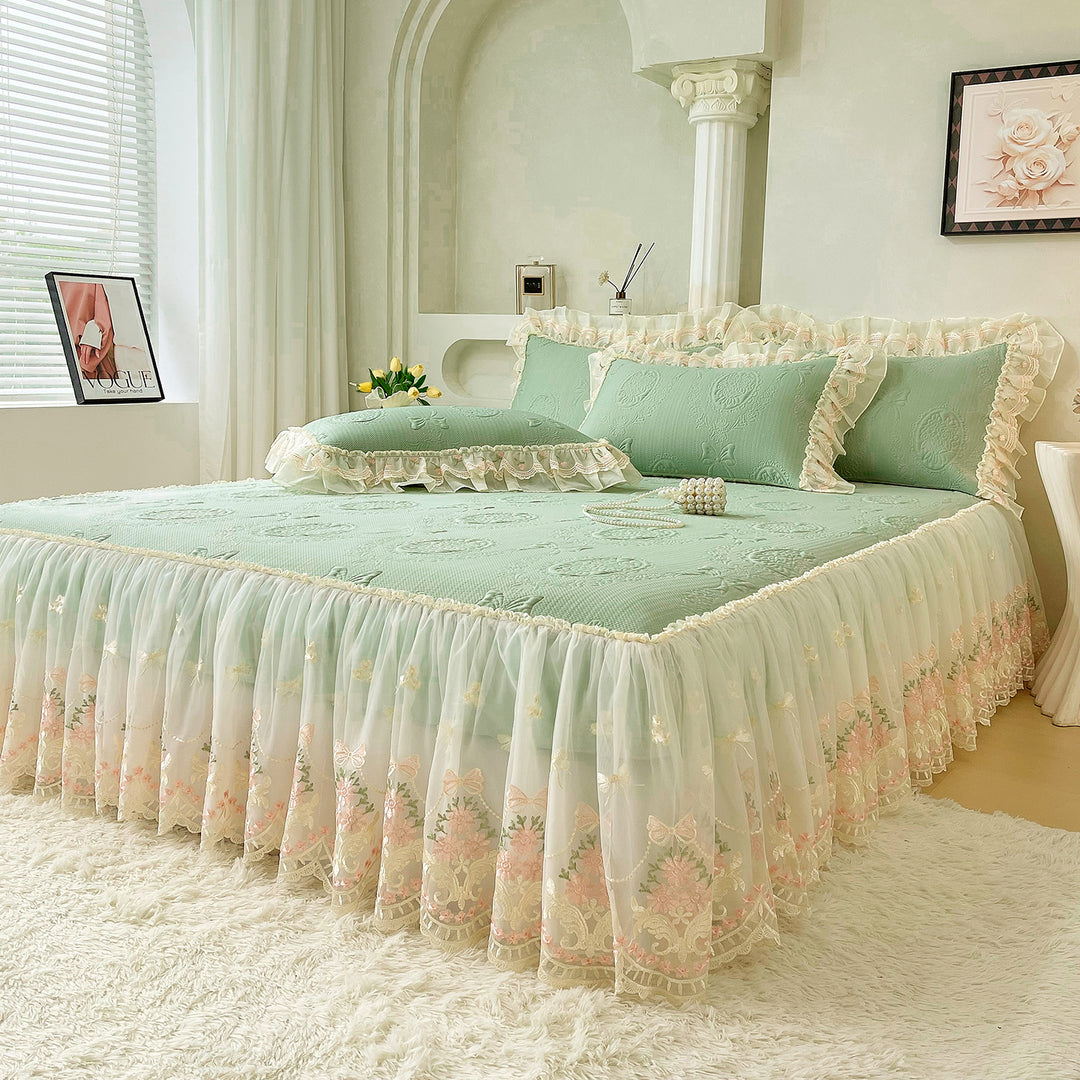 Elegant Ruffled Bedspread Set