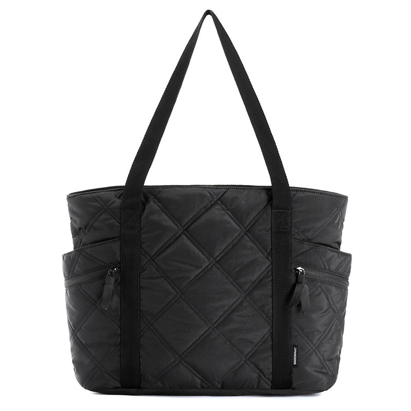 Spacious and multifunctional everyday bag Bowlift