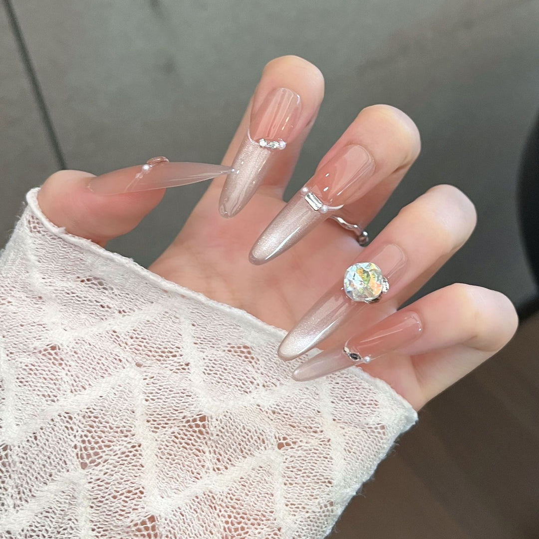 Stylish Stiletto Press-On Nail Extensions Bowlift