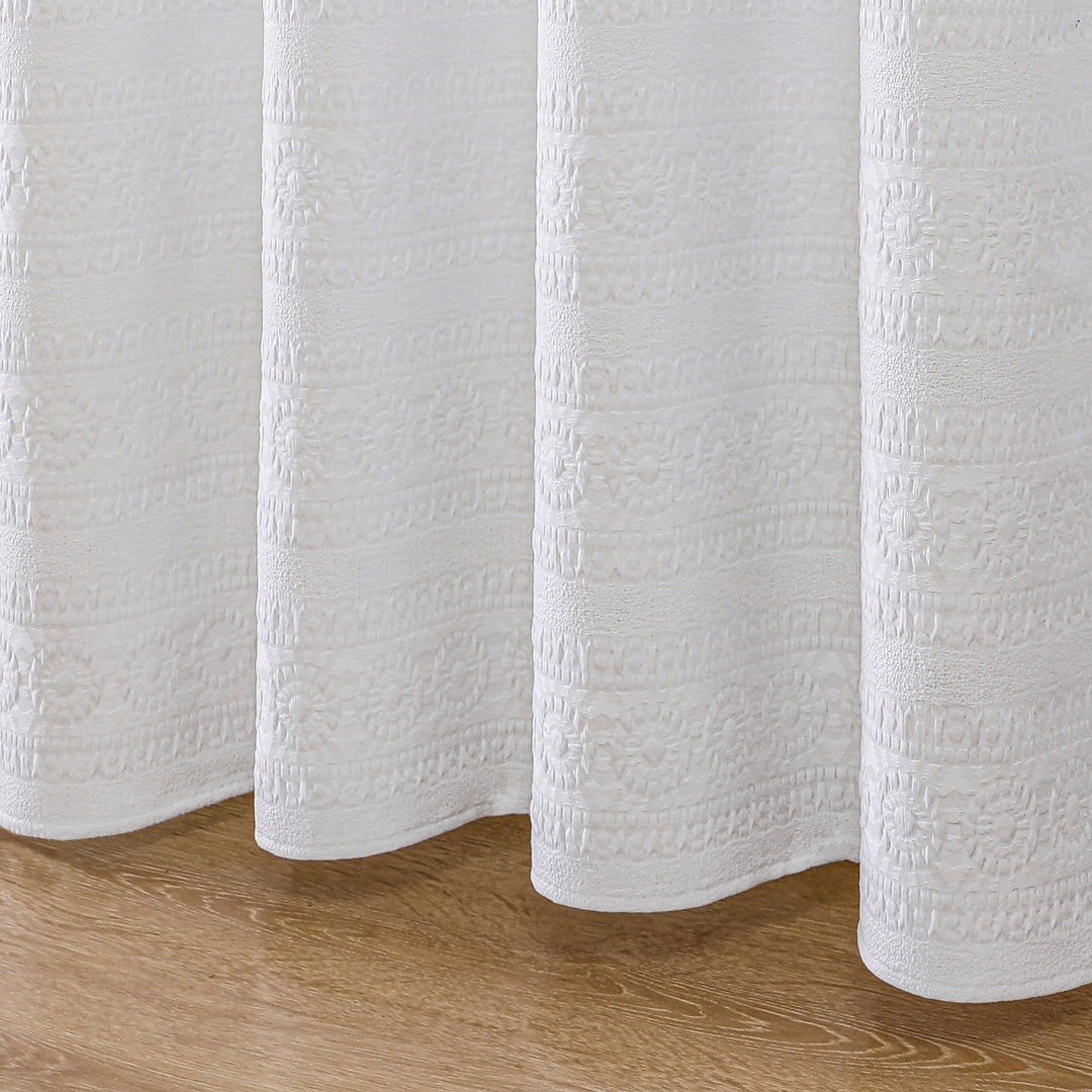Textured Leaf Pattern Shower Curtain Bowlift