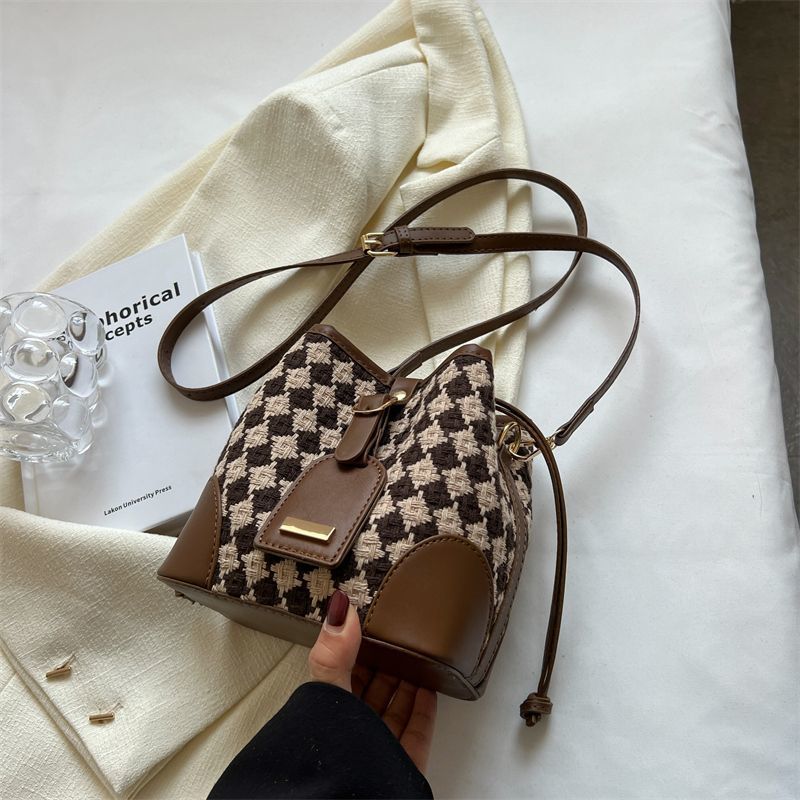 Chic Bucket Tote Bag Bowlift
