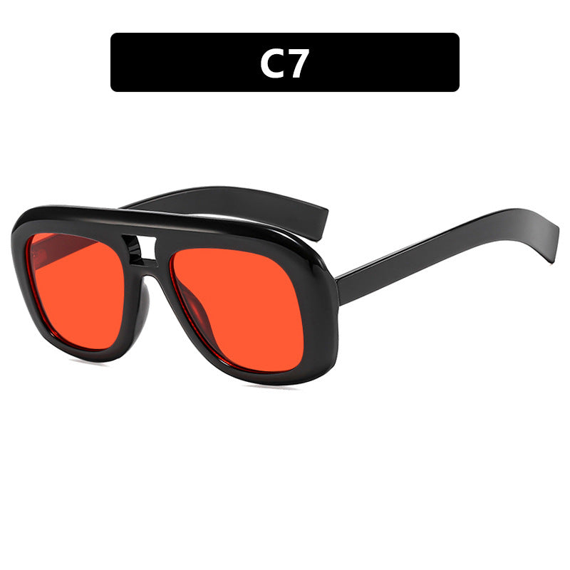 Women's striking sunglasses in elegant style Bowlift