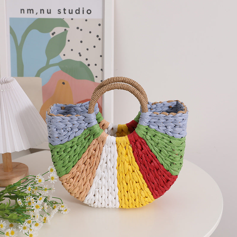 Handmade wicker bag with colorful pattern Bowlift