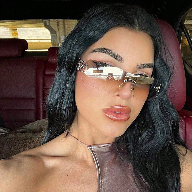 Ladies fashionable sunglasses with innovative design Bowlift
