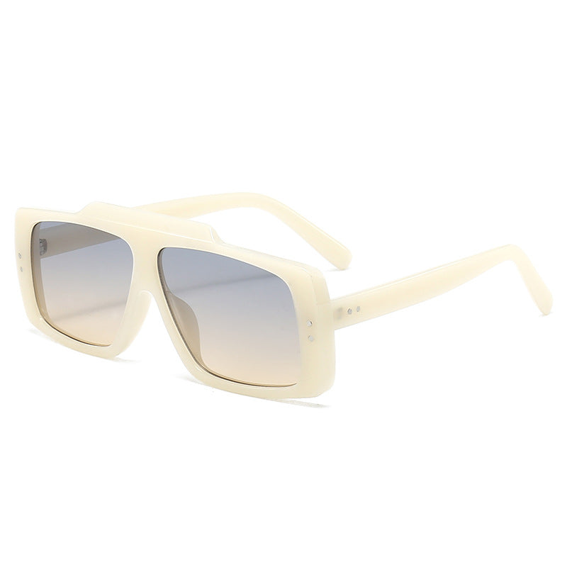 Women's Oversized Sunglasses in Modern Design Bowlift