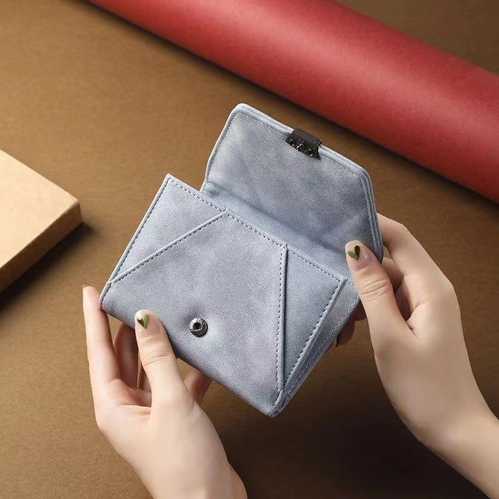 Elegant Textured Leather Card Holder Bowlift