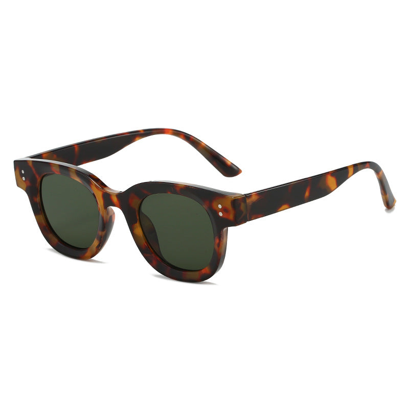Women's fashionable sunglasses in timeless tortoiseshell pattern Bowlift