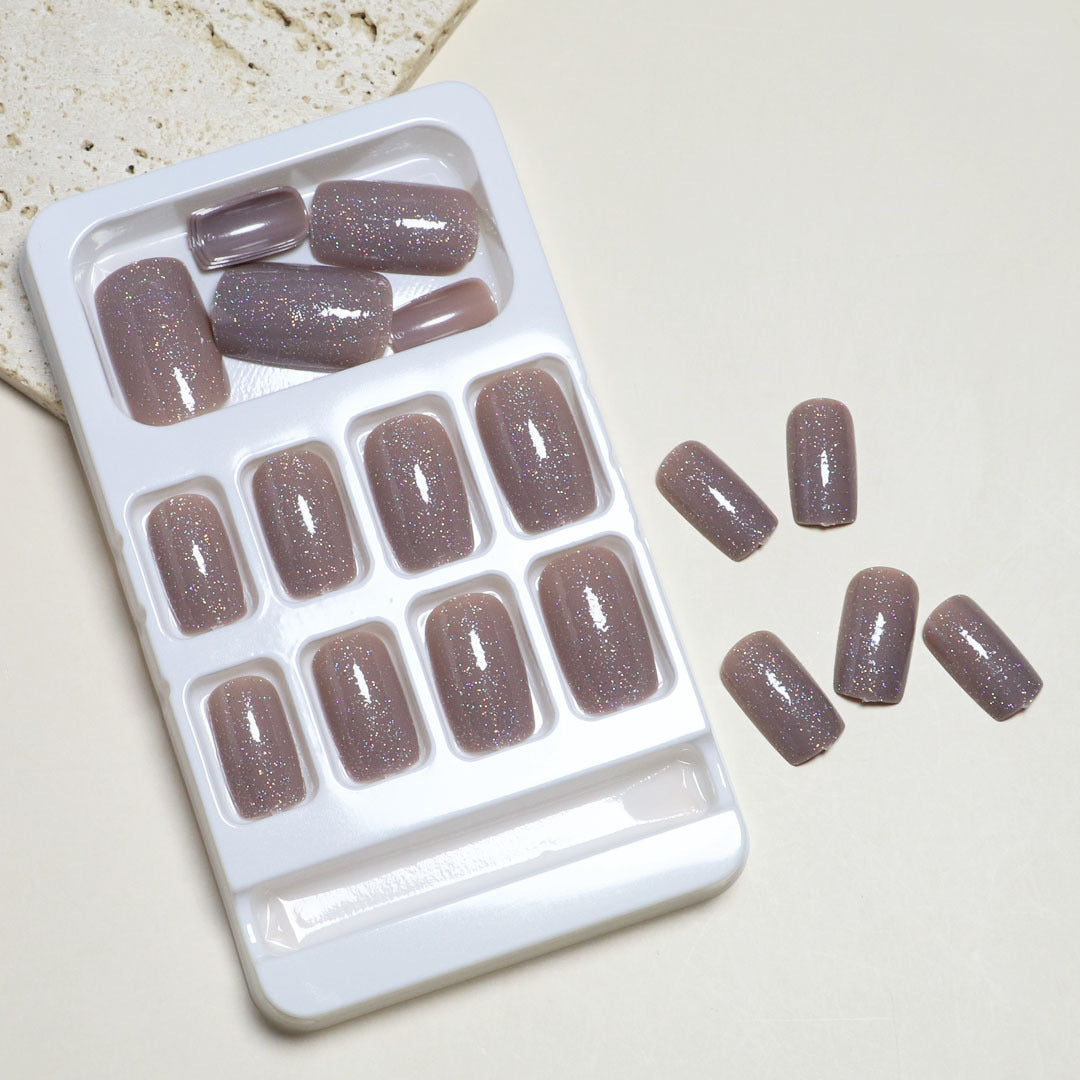 Sparkling Glam Press-On Nail Set Bowlift