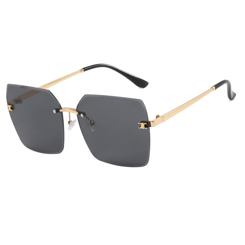 Women's square sunglasses in modern design with delicate metal frame Bowlift