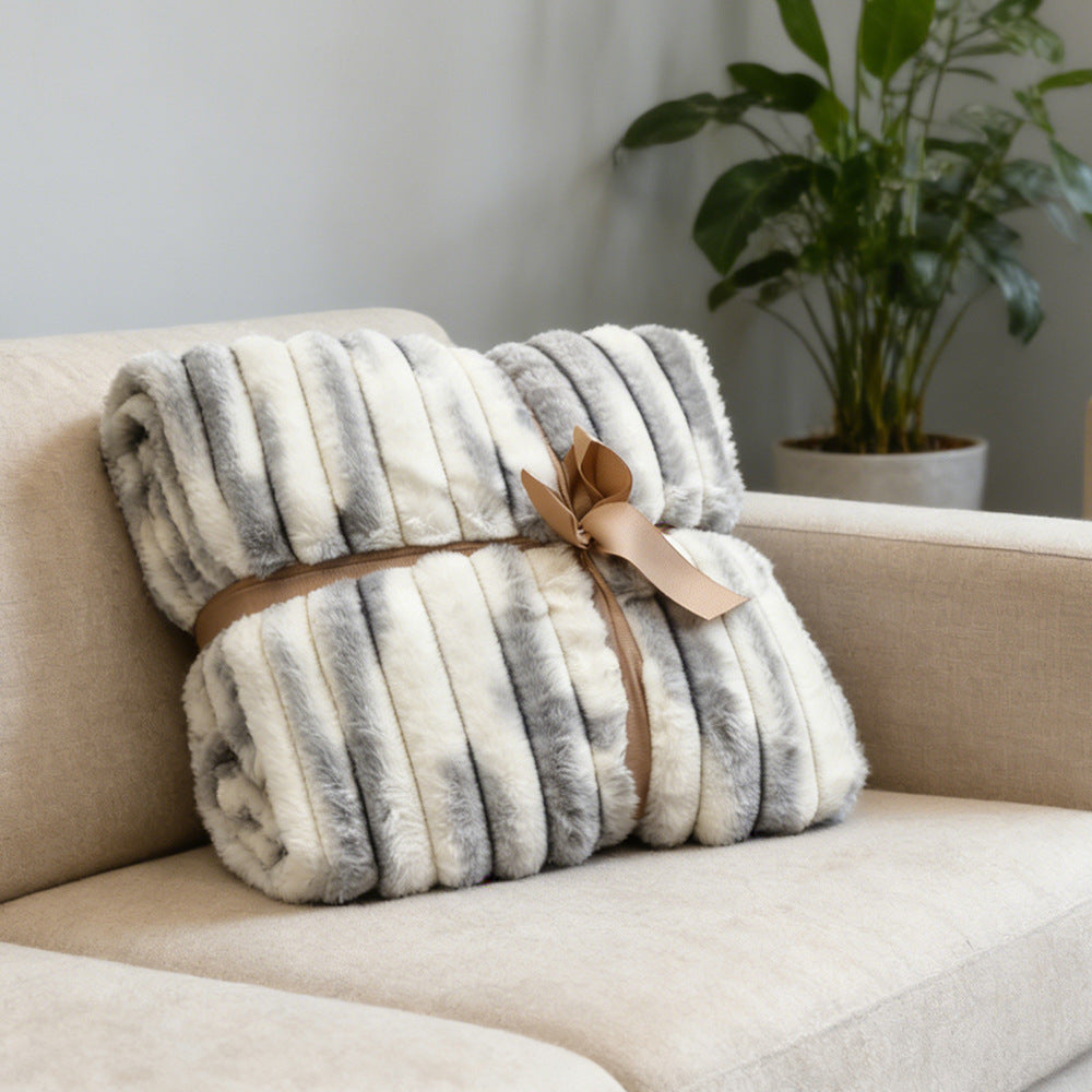 Women's Luxury Cuddle Blanket with Textured Surface Bowlift
