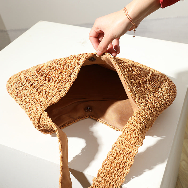 Crocheted Beach Bag in Artistic Spiral Design Bowlift
