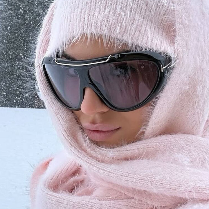Ladies oversized sunglasses in a modern, transparent design Bowlift