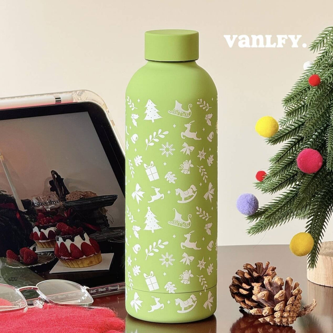 Ladies insulated drink bottle with cheerful Hello Kitty design Bowlift
