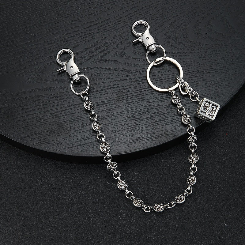 Fashionable keychain with filigree chain design Bowlift