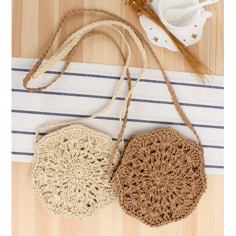 Handbag In The Romantic Lace Pattern Bowlift