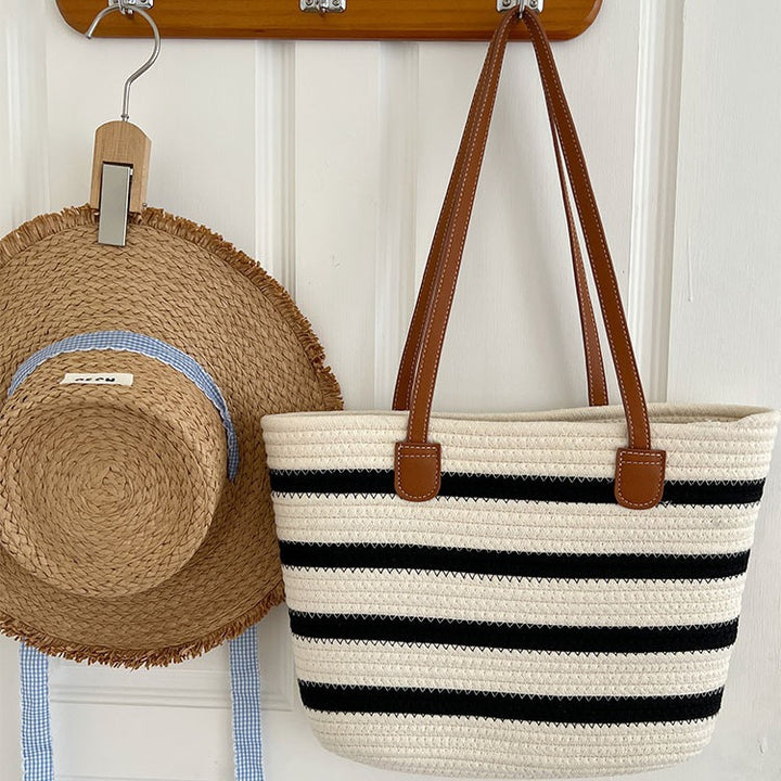 Stylish straw bag with contrasting stripes Bowlift