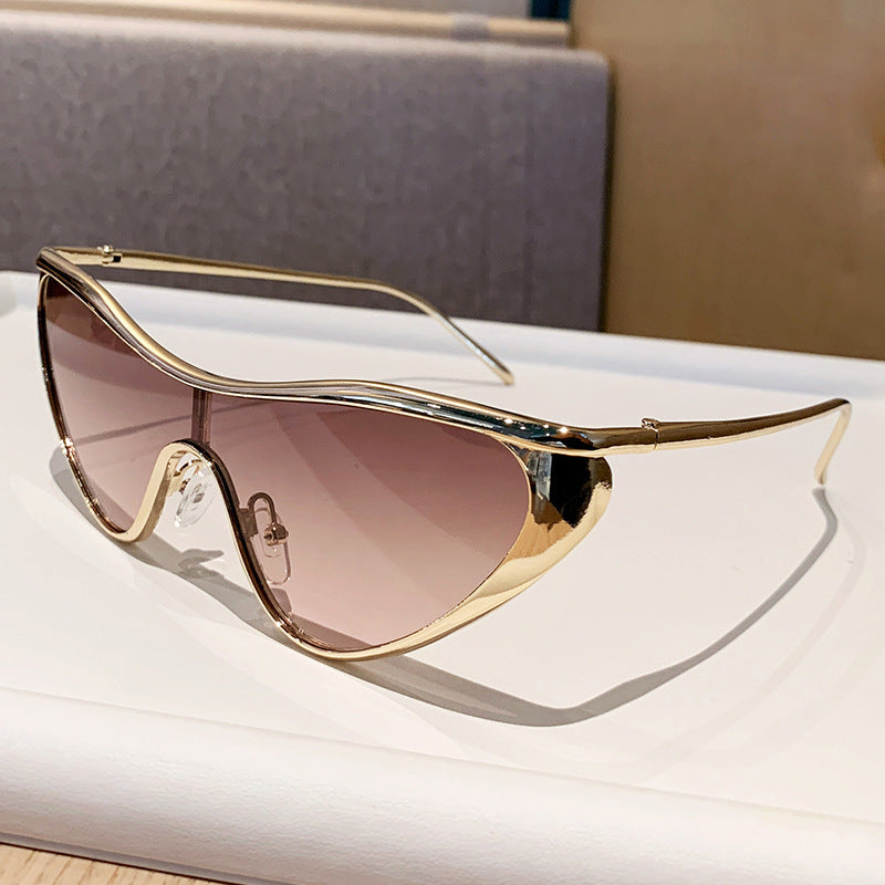 Women's futuristic oversized sunglasses with striking design Bowlift