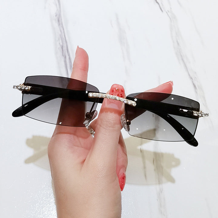 Fashionable Decorative Geometric Eyewear Bowlift