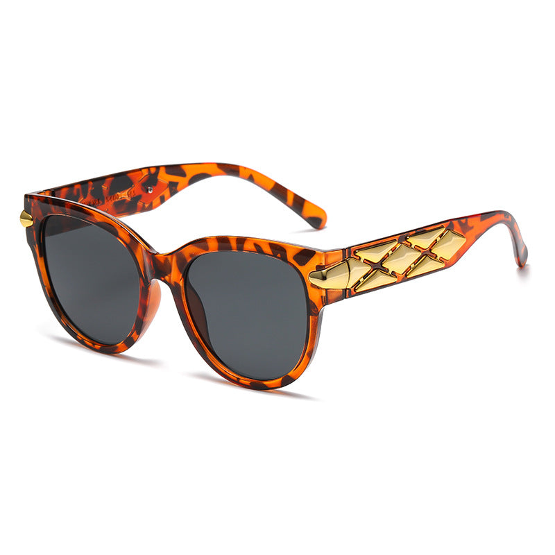 Women's designer sunglasses with innovative, detailed frame Bowlift