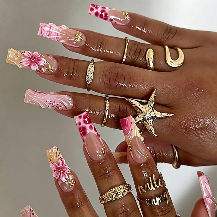 Artistic Nail Tips with Autumn Motifs Bowlift