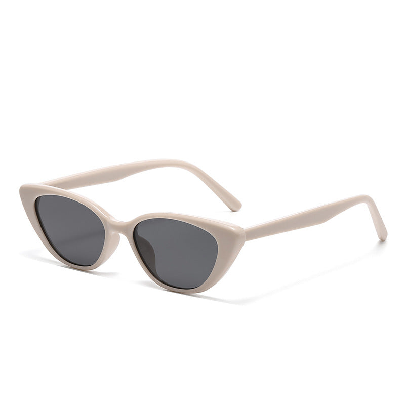 Retro-Inspired Cat Eye Sunglasses