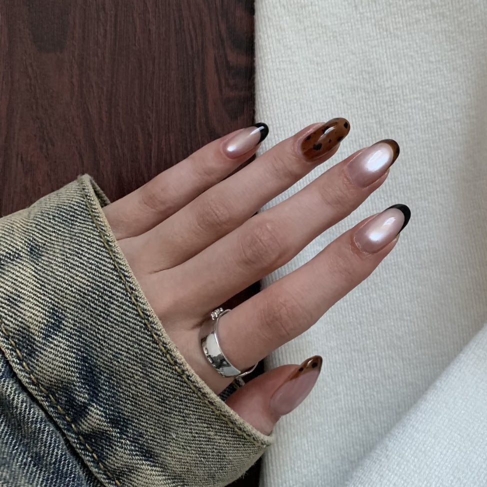 Artistic Ombre Press-On Nails with Creative Patterns Bowlift
