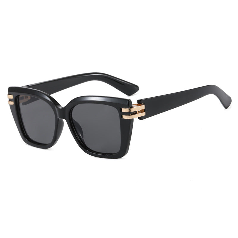 Women stylish oversized sunglasses with luxurious details Bowlift