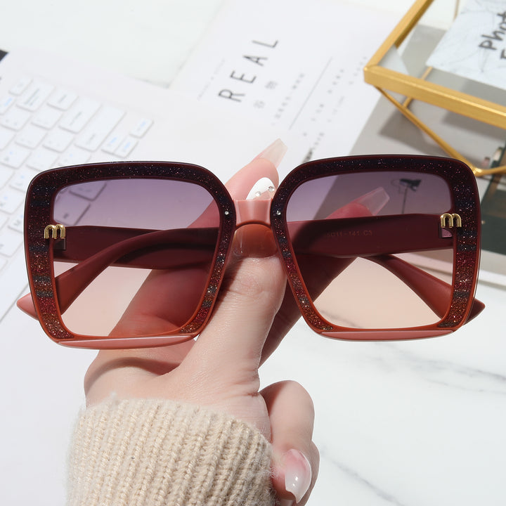 Ladies fashionable square sunglasses with shimmering frame Bowlift