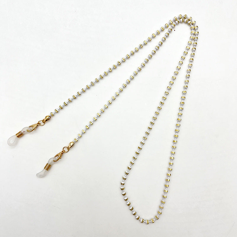 Eyewear Chain with Elegant Detailing Bowlift