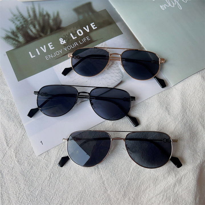 Vintage-Inspired Aviator Sunglasses Bowlift
