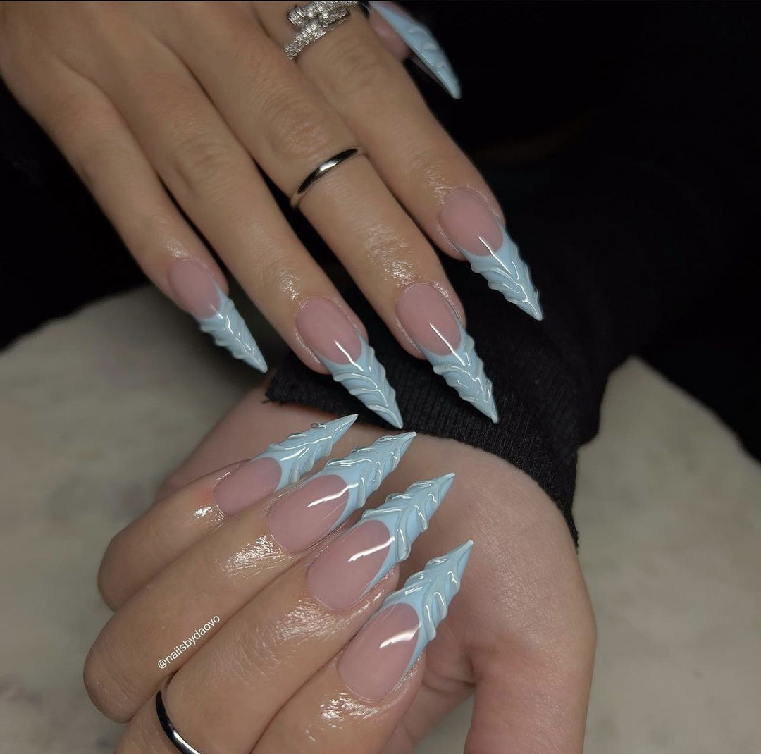 Artistic Leaf Design Press-On Nails Bowlift