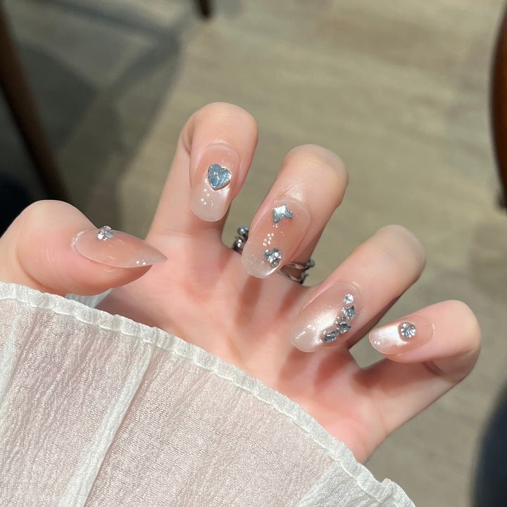 Heart-Shaped Crystal-Embellished Press-On Nail Art Bowlift