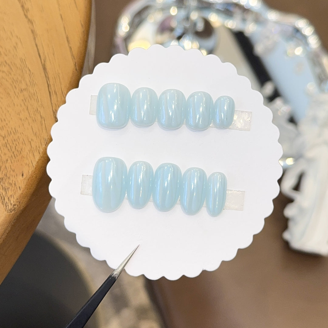 Artificial nails with high-gloss finish Bowlift