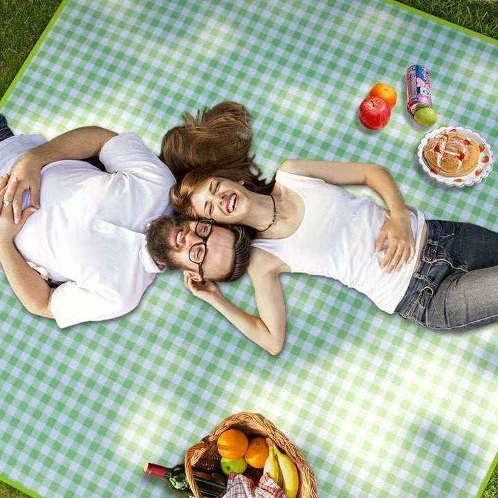 Picnic blanket with waterproof underside Bowlift