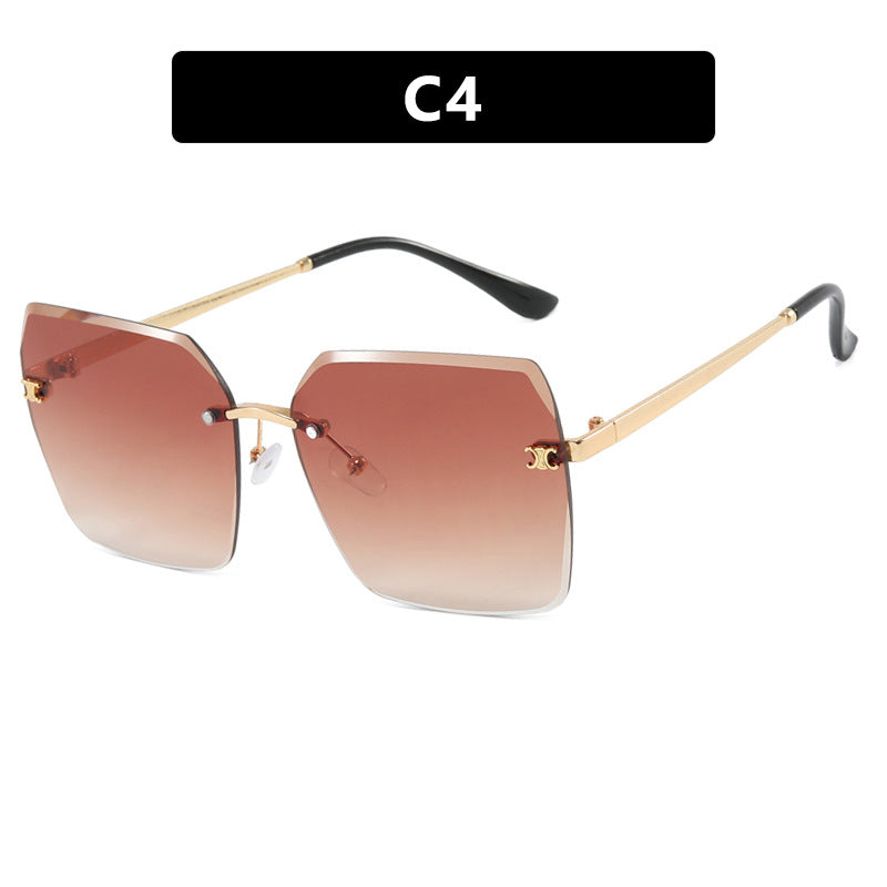 Women's square sunglasses in modern design with delicate metal frame Bowlift