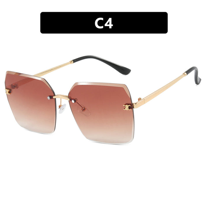 Women's square sunglasses in modern design with delicate metal frame Bowlift