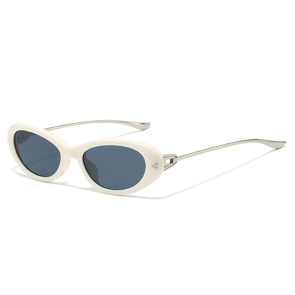 Sleek Vintage-Inspired Oval Sunglasses Bowlift