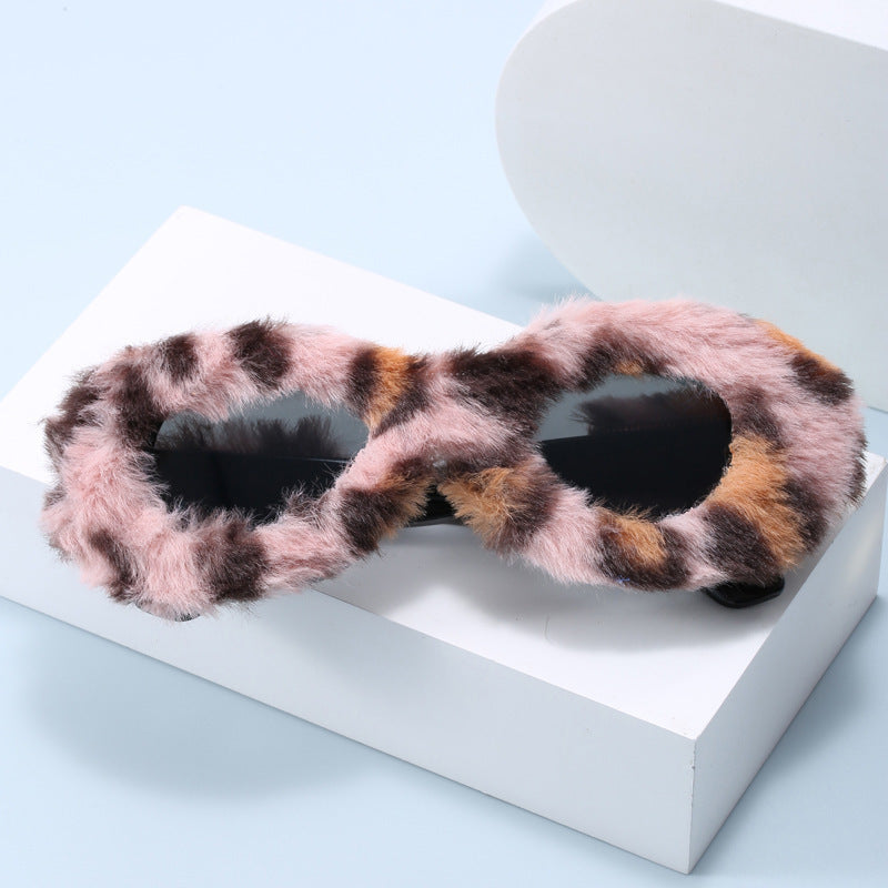 Women's fashionable sunglasses in trendy fleece design Bowlift
