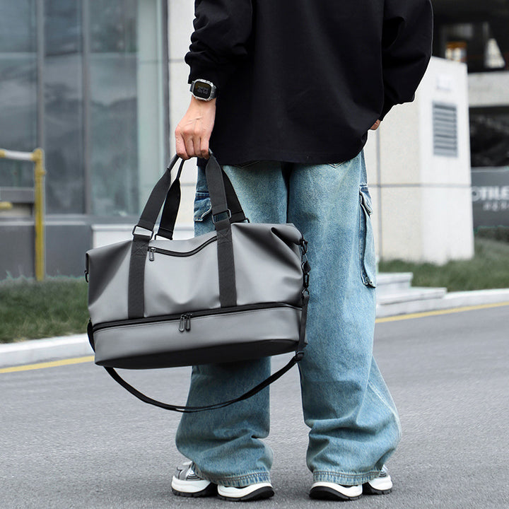 Sporty and Water-Repellent Duffel Bag with Adjustable Carrying System Bowlift