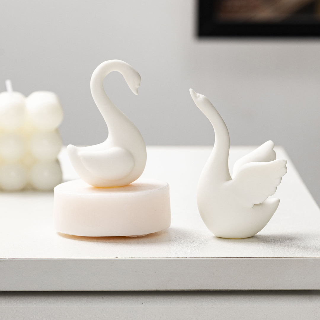 Curved Ceramic Figure Bowlift