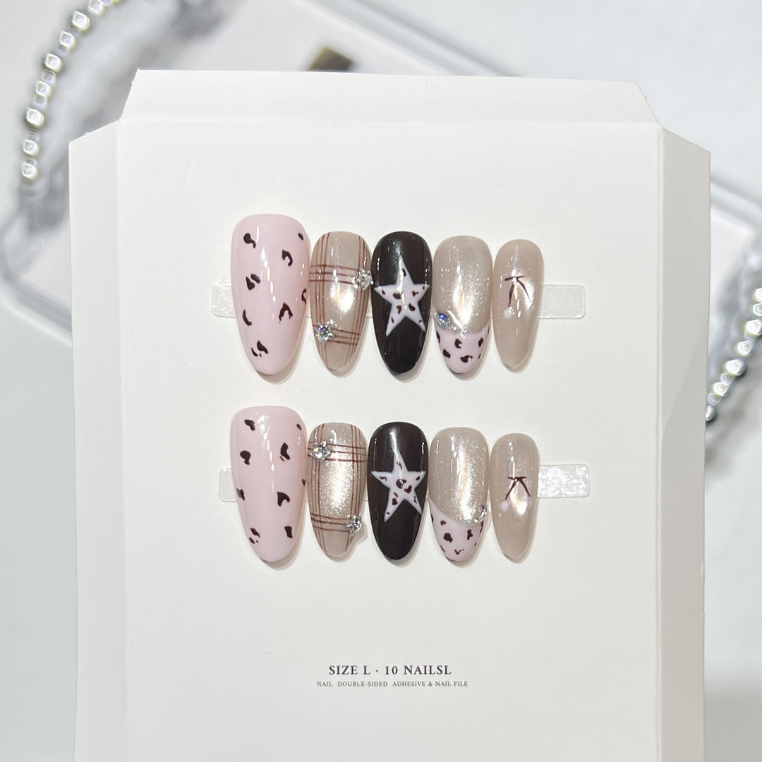 Themed Press-On Nail Art Set with Hello Kitty Designs Bowlift
