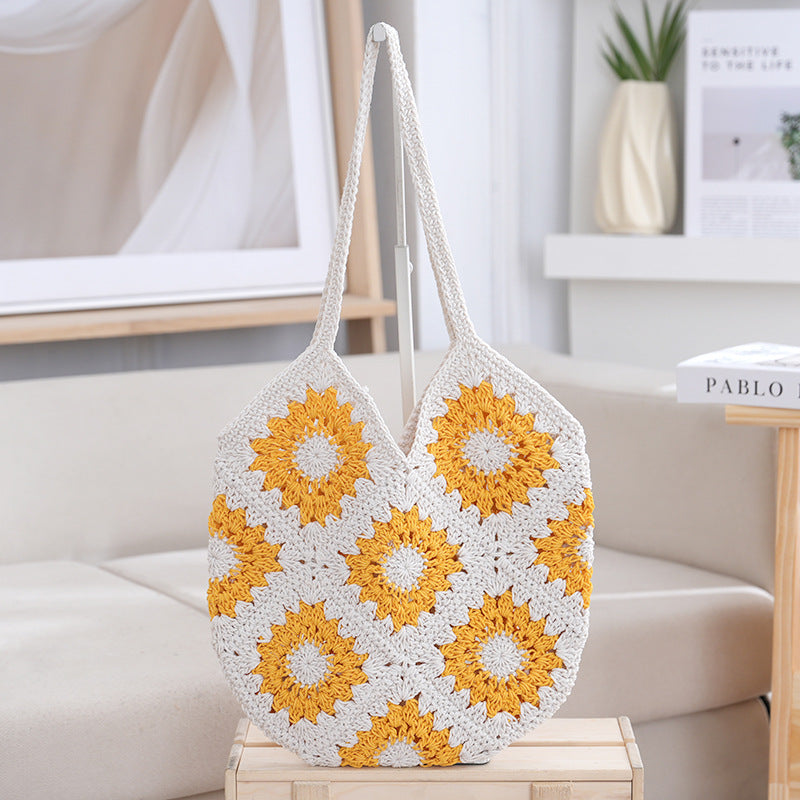 Crochet shopper with floral patterns Bowlift